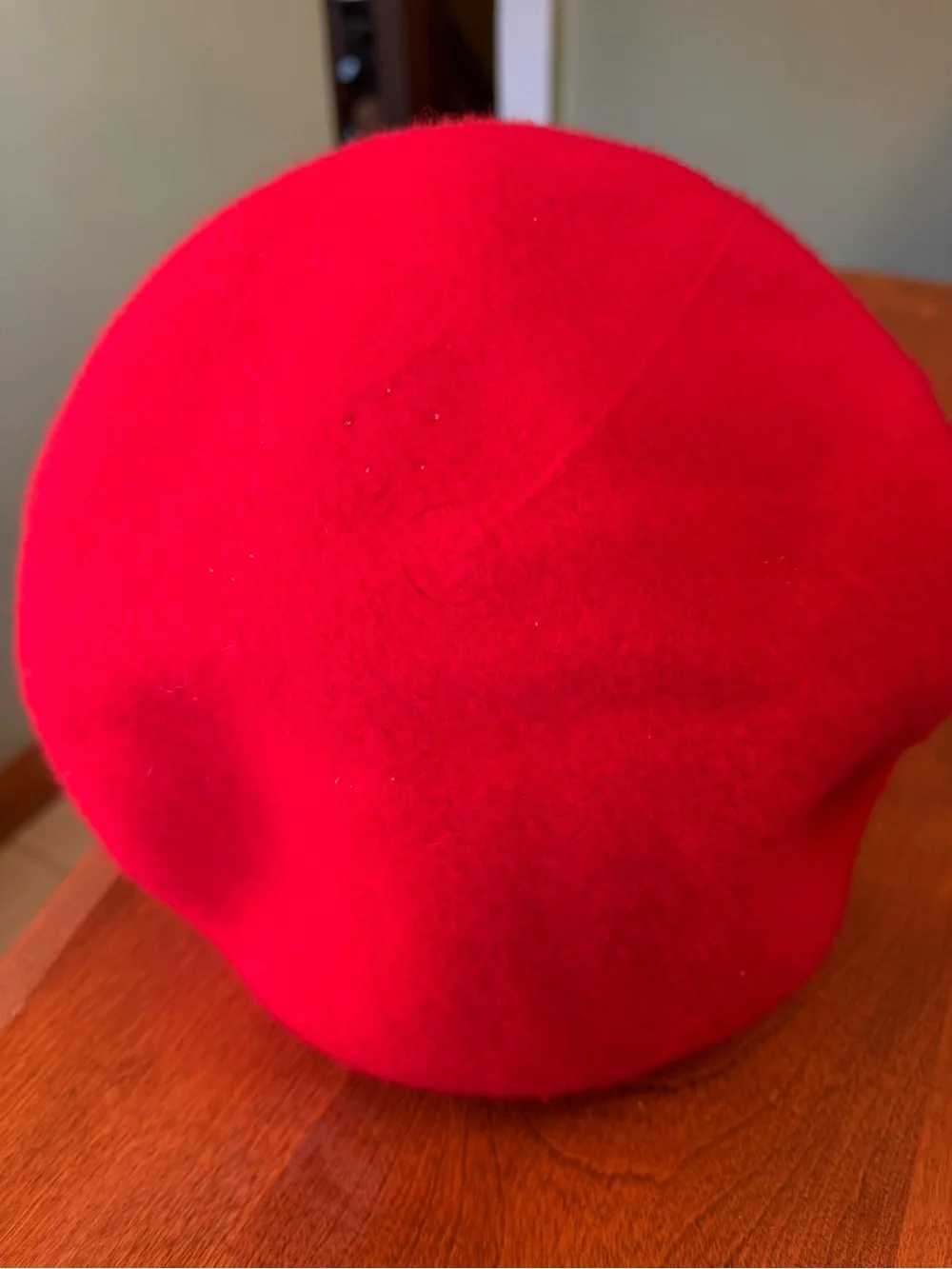 Vintage Moschino Milano Red wool Beret with Black Band and stars